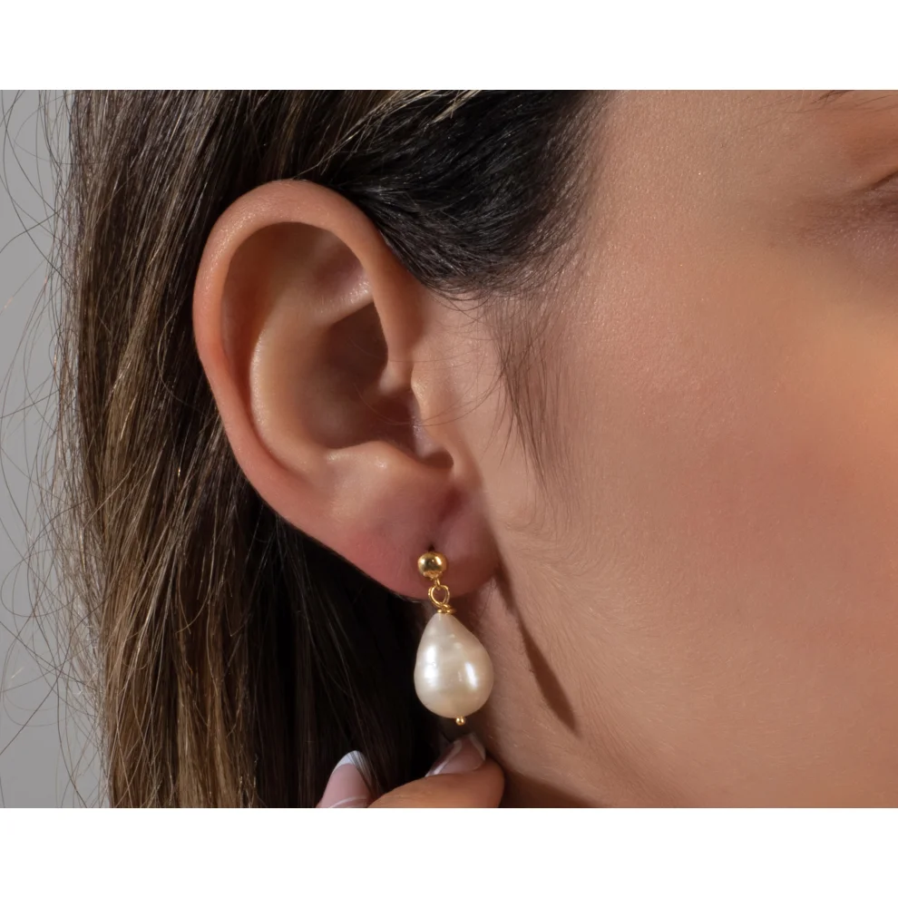 Cult & Glint - Pearl Drop Earrings