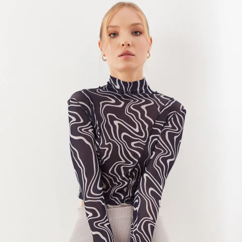 Auric - Printed Ornamental Sewing Detailed Finger Passing Crop Blouse