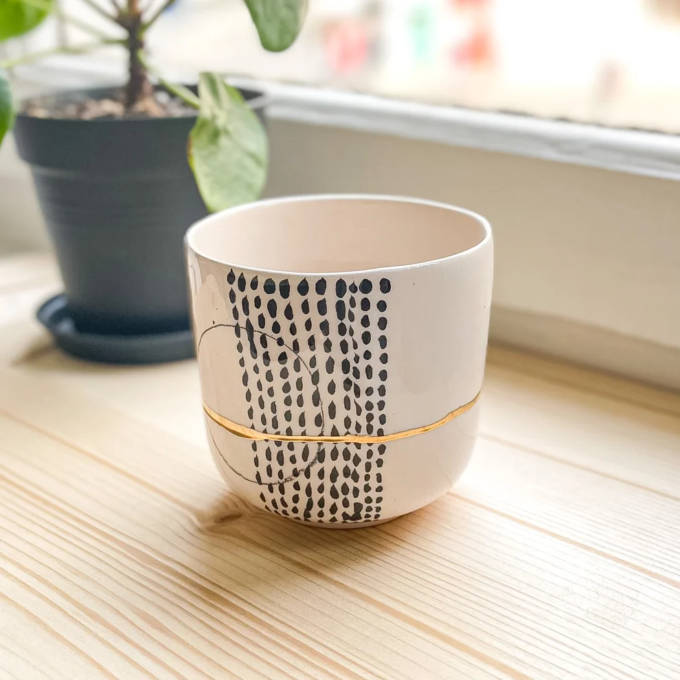 Mamezon Ceramics - Brush Patterned Gold Decorated Porcelain Glass - Il