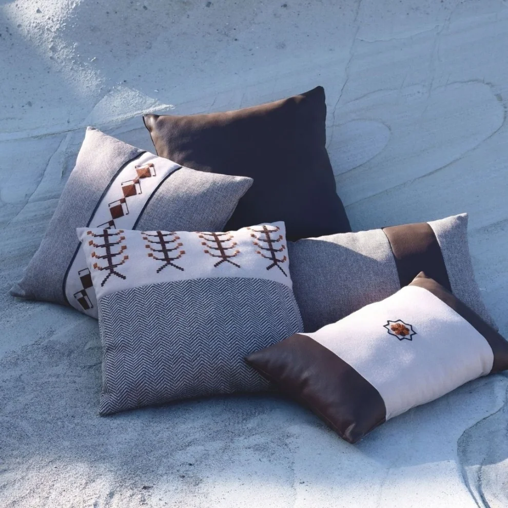 Well Studio Store - Wellmade 05 Pillow