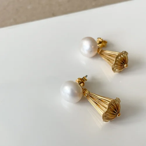 Pierre Violette - Cassandra Pearl Earring