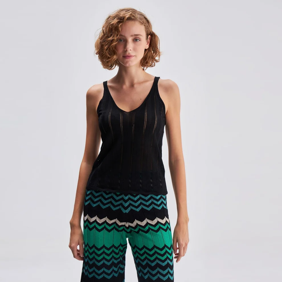 Joinus - Zigzag Design Strapped Tricot Knit Top