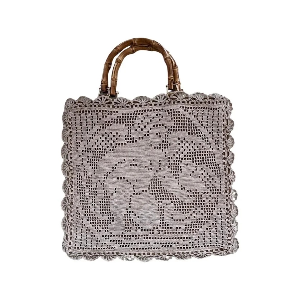 Vintage shop crochet bag