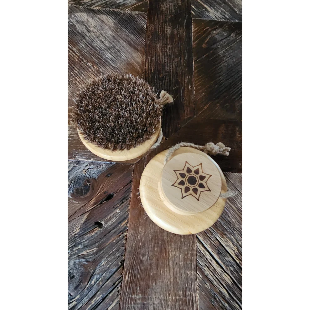 BiKutu - Natural Horse Hair Brush And Soap Set