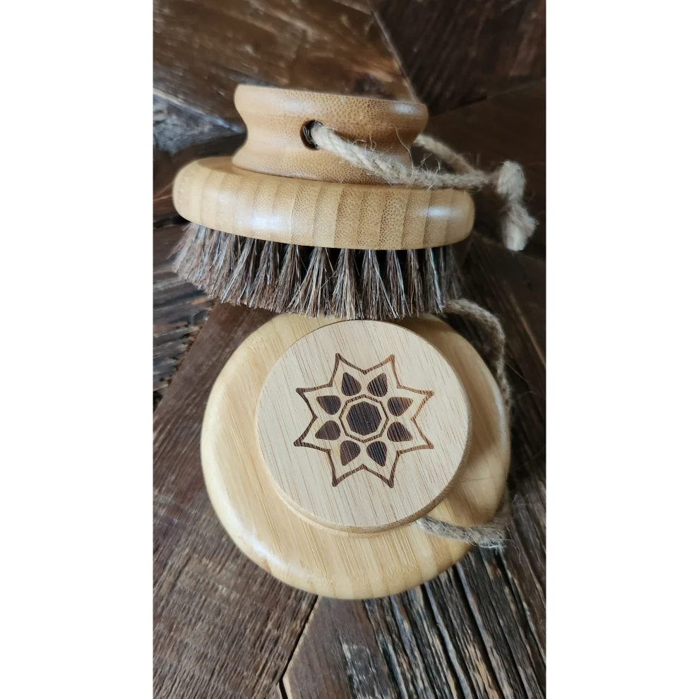 BiKutu - Natural Horse Hair Brush And Soap Set