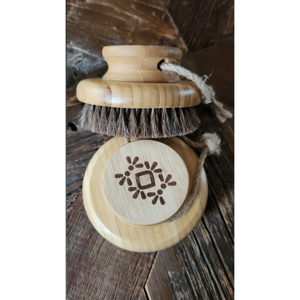 BiKutu - Natural Horse Hair Brush And Soap Set