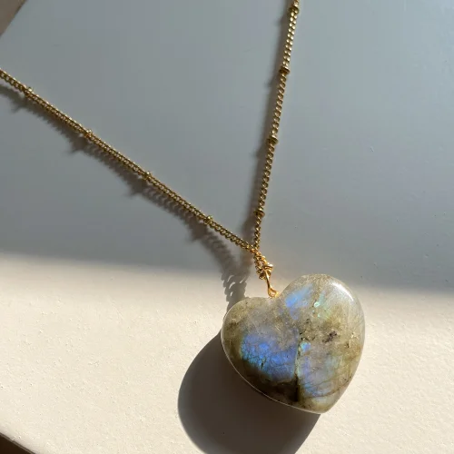 Pierre Violette - Heart Stone Labradorite Necklace