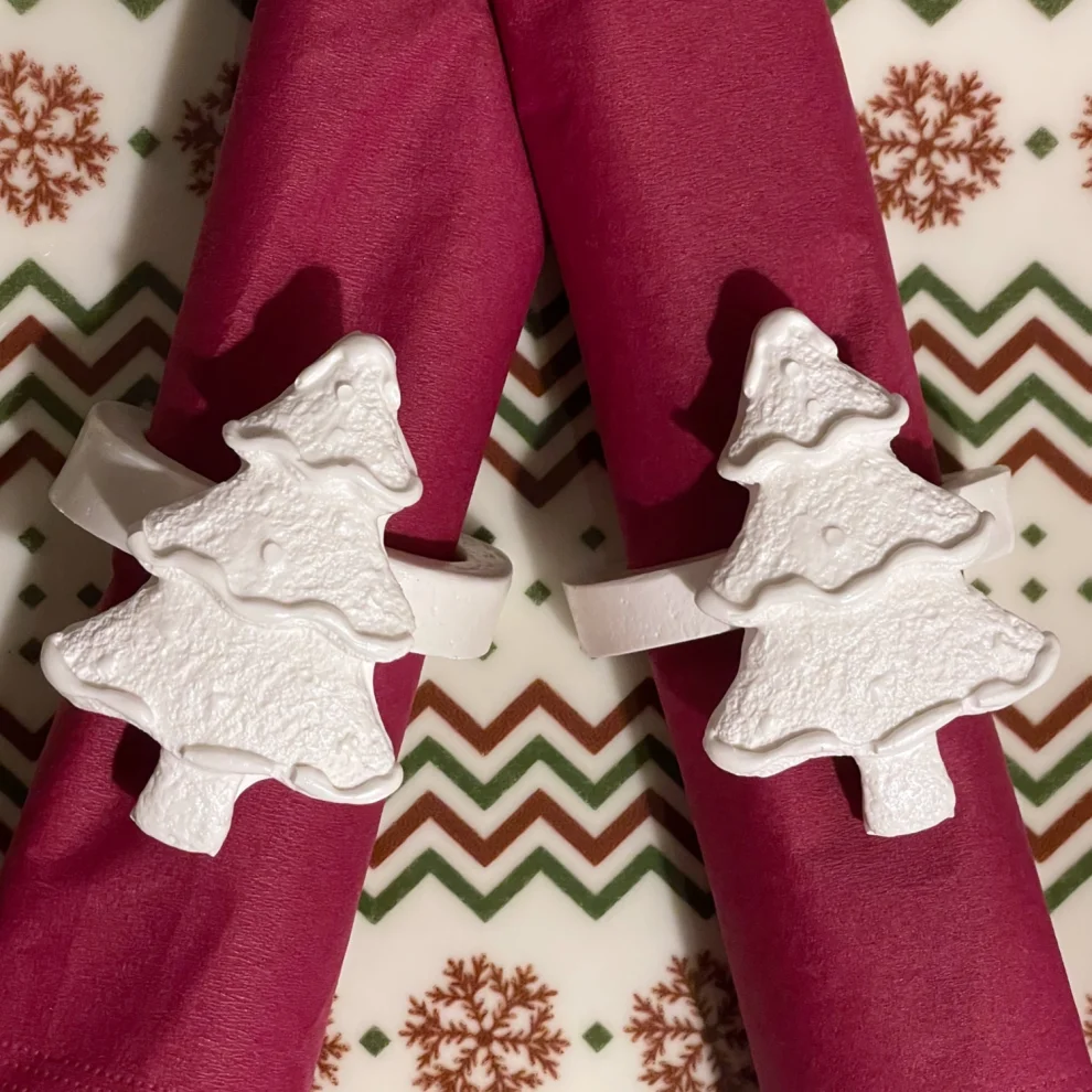Candu Things - Set Of 4 Christmas Tree Shaped Concrete Napkin Rings
