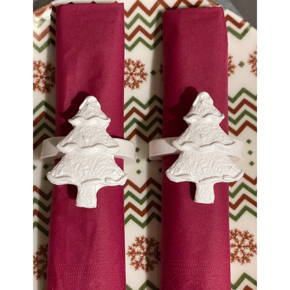 Candu Things - Set Of 4 Christmas Tree Shaped Concrete Napkin Rings