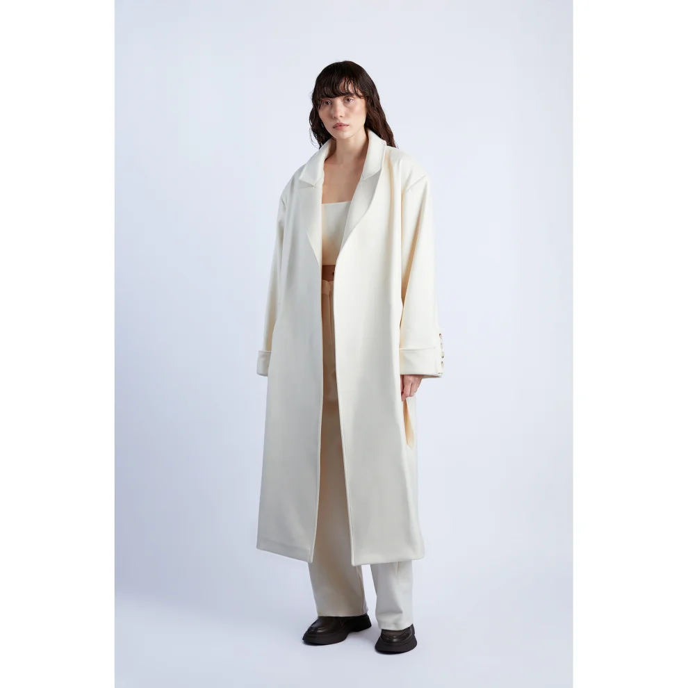 H and m outlet white coat