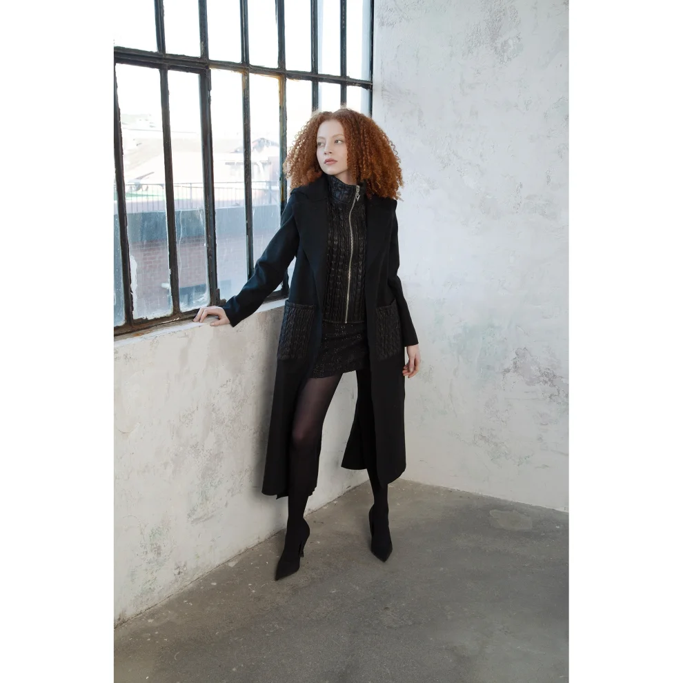 Mirimalist 	 - Slit Wool Coat