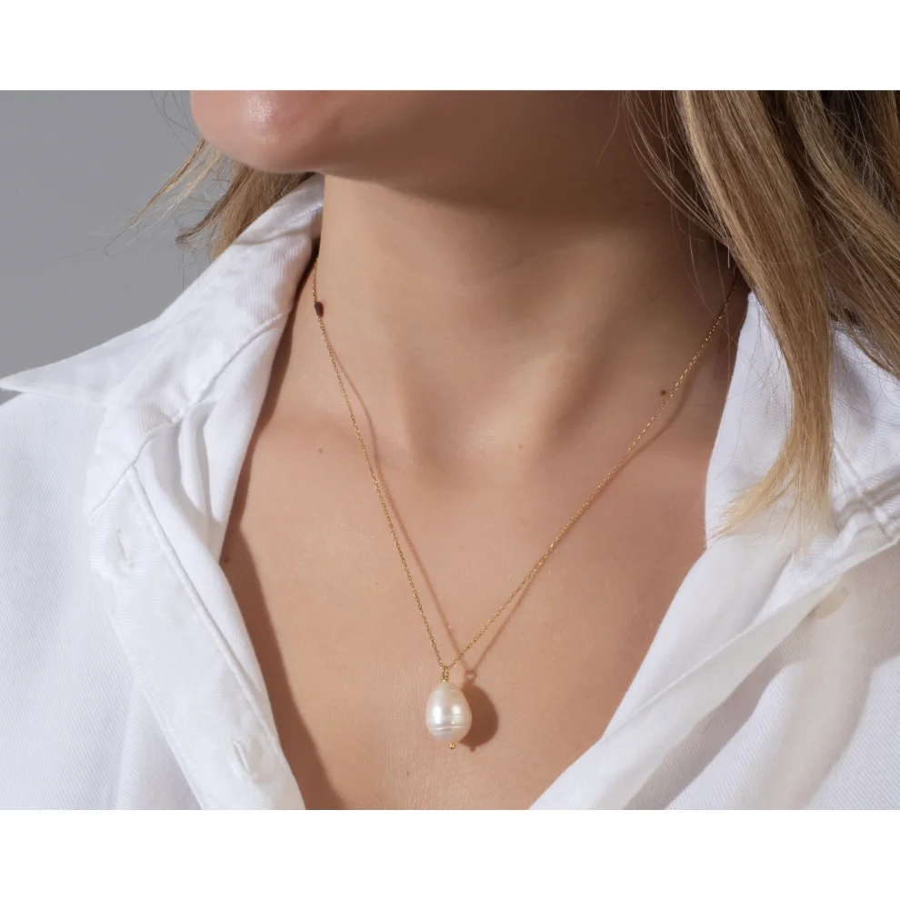 Cult & Glint - Pearl Drop Necklace