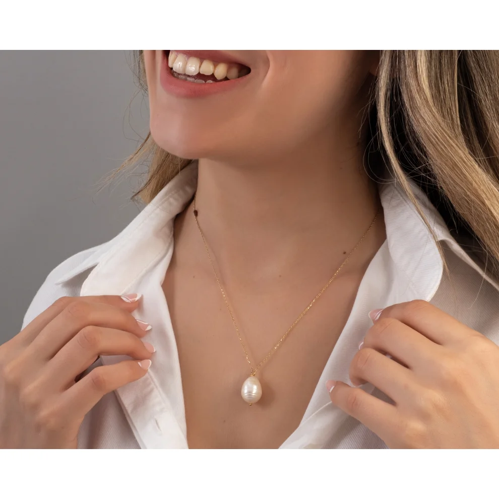 Cult & Glint - Pearl Drop Necklace