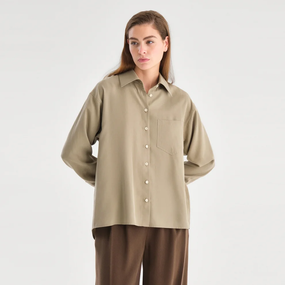 House of IKA - Oversized Tencel Shirt