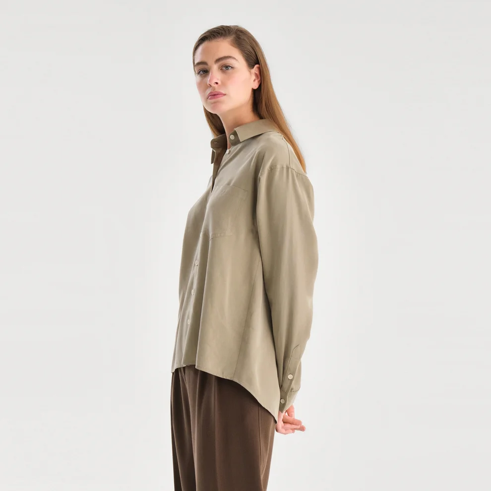 House of IKA - Oversized Tencel Shirt