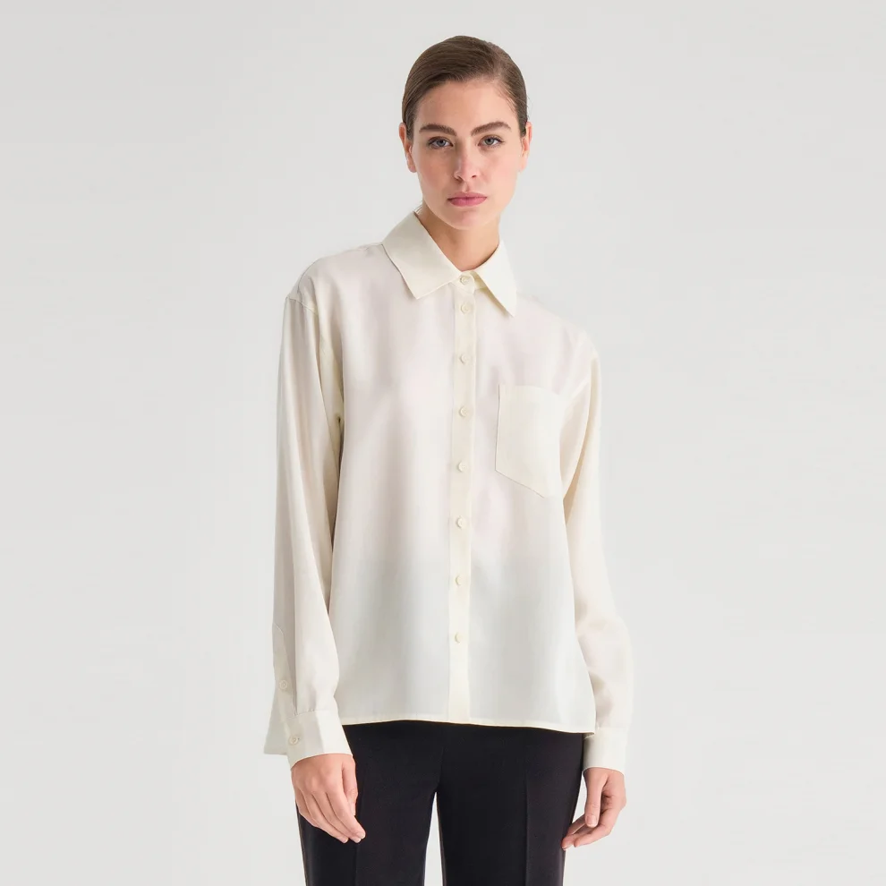 House of IKA - Oversized Tencel Shirt