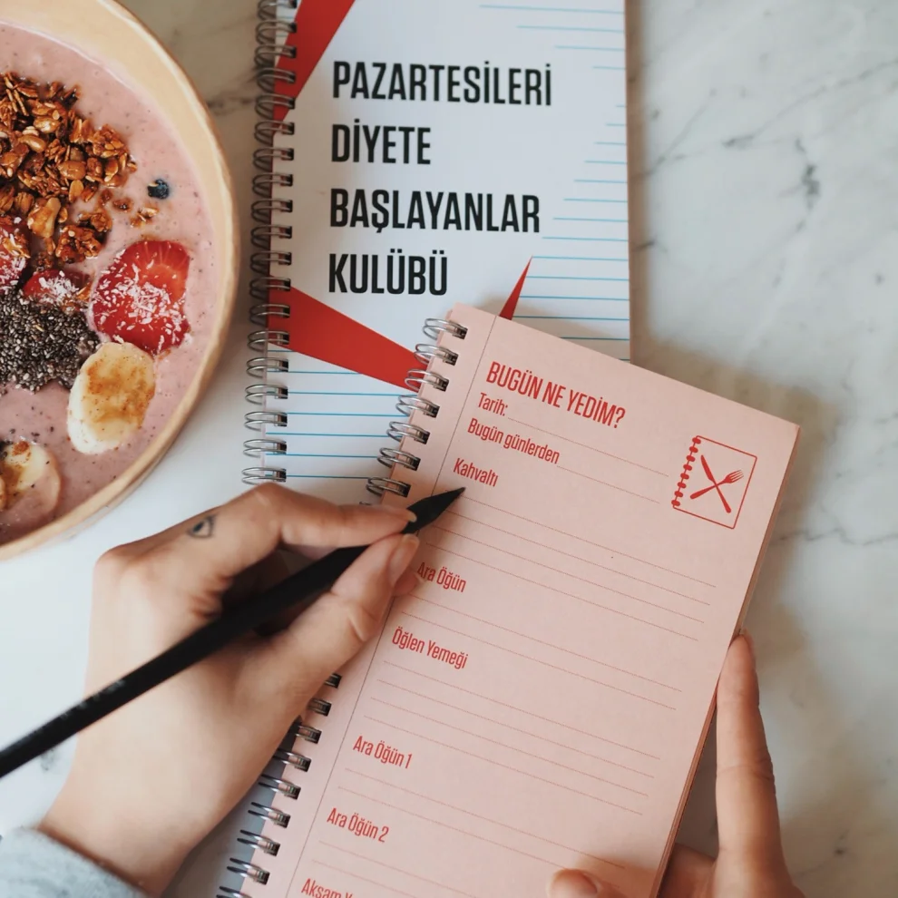 PK Design - Pazartesileri Diyete Başlayanlar Kulübü Notebook