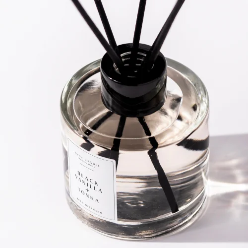 DeDe Candle & Body - Black Vanilla + Tonka Diffuser