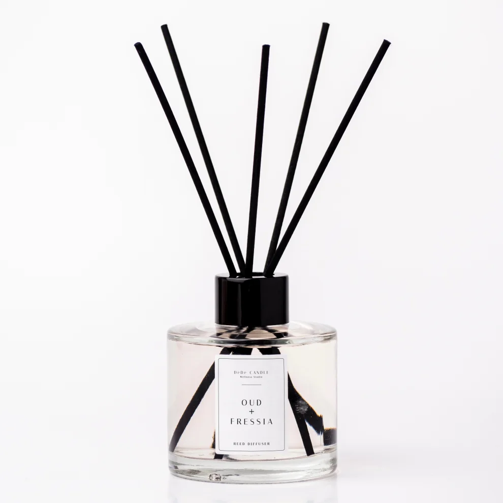DeDe Candle & Body - Oud + Fressia Diffuser
