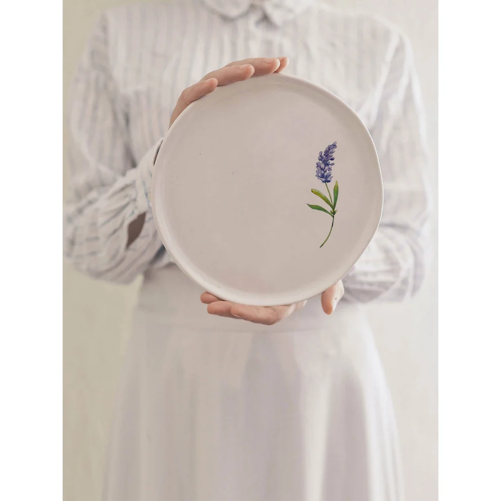 Fusska Handmade Ceramics - Lavender Plate - Vl