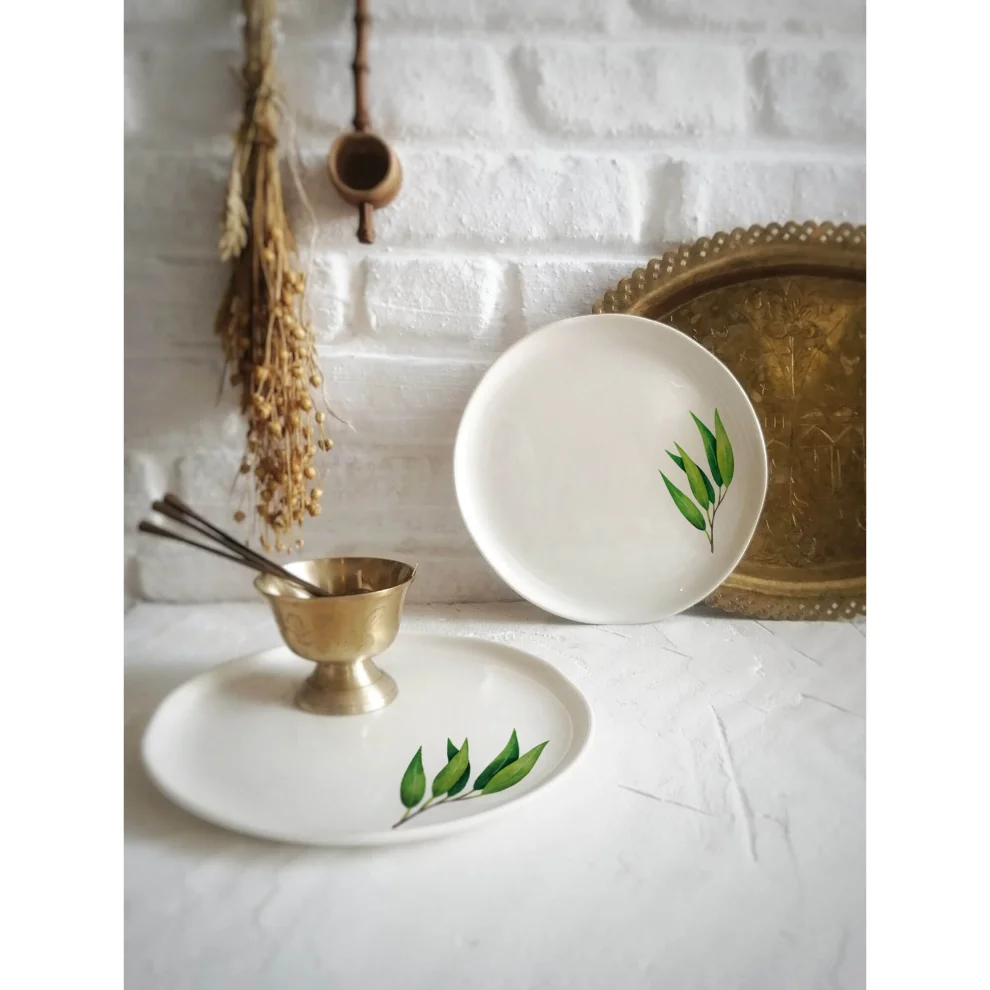 Fusska Handmade Ceramics - Leaf Plate - Il