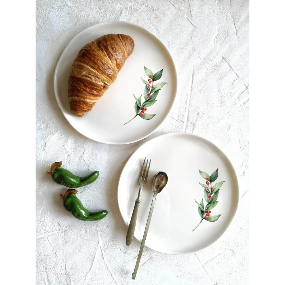 Fusska Handmade Ceramics - Leaf Plate - V