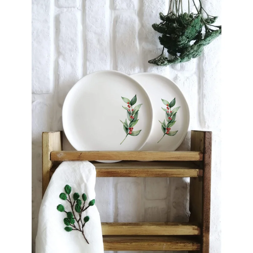 Fusska Handmade Ceramics - Leaf Plate - V