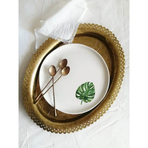 Fusska Handmade Ceramics - Leaf Plate - Vl