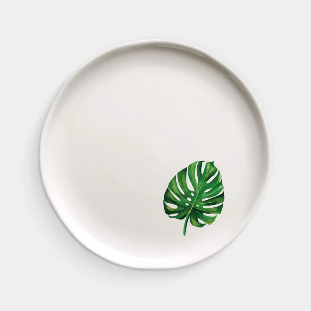 Fusska Handmade Ceramics - Leaf Plate - Vl