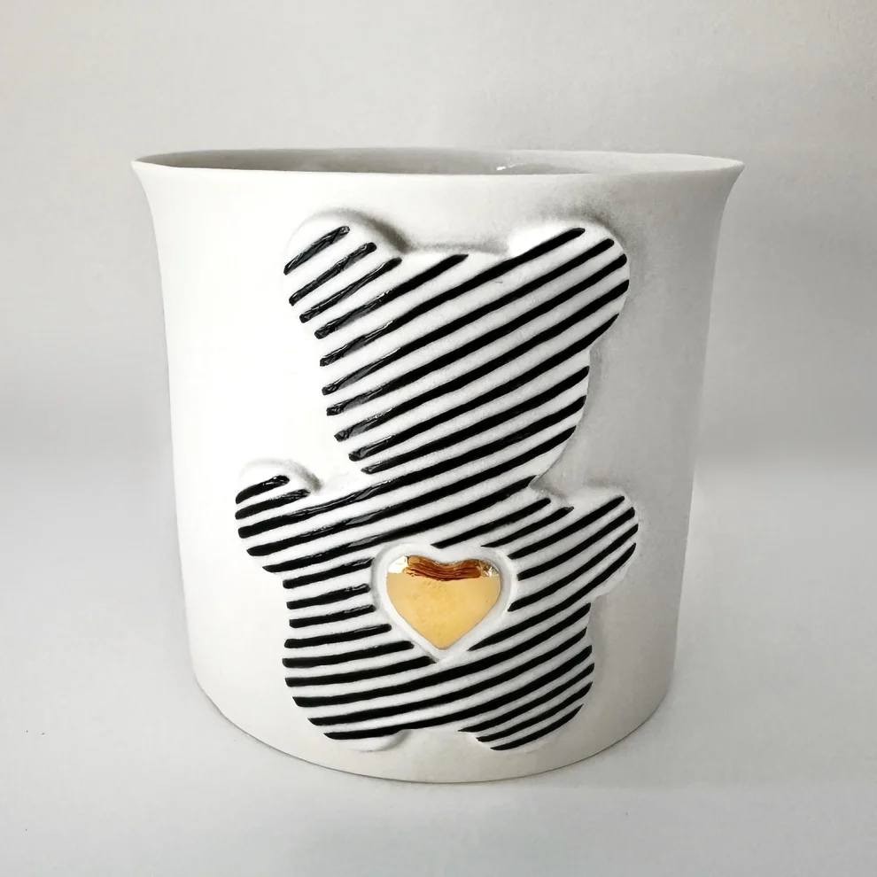 Nil Kayılı Porcelain - Teddy Strips And Gold Bardak