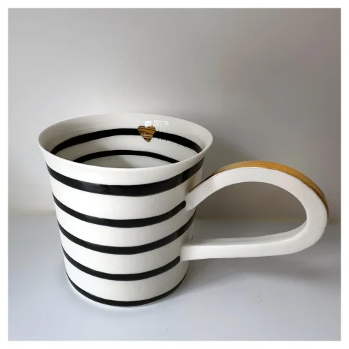 Nil Kayılı Porcelain - Strips Handle Bardak