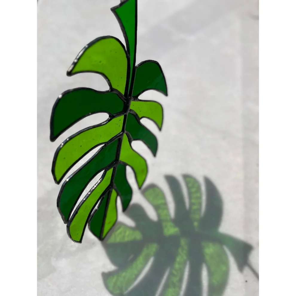 Deniz MosaicWorks - Monstera Stained Glass Decorative Object