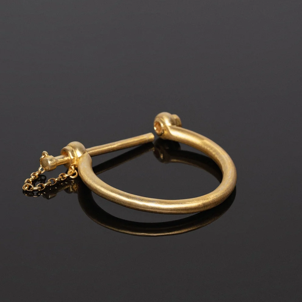 Studio Agna - Handcuff Bracelet In Gold