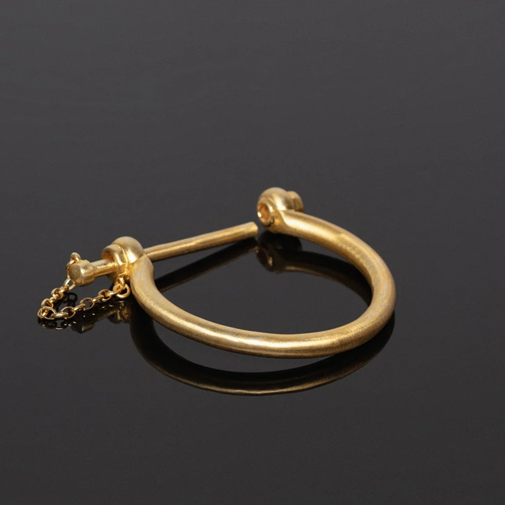 Studio Agna - Handcuff In Gold Bileklik