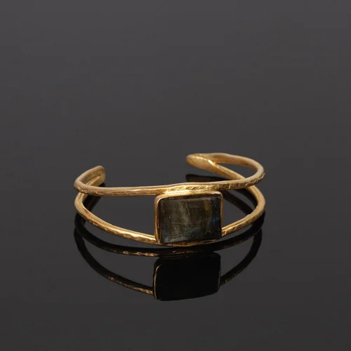 Studio Agna - Labradotit Bracelet In Gold