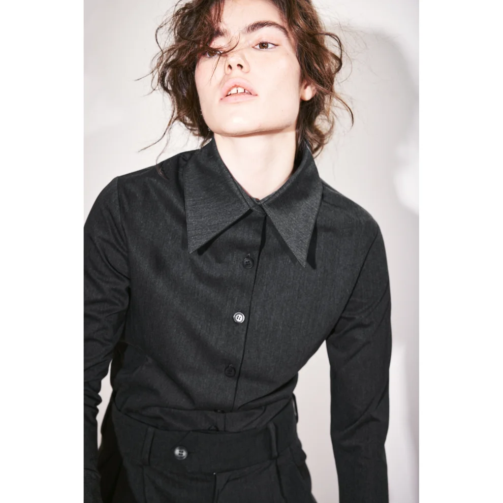 Agic - Pointed Collar Shirt