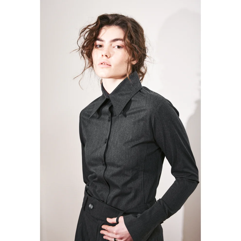 Agic - Pointed Collar Shirt