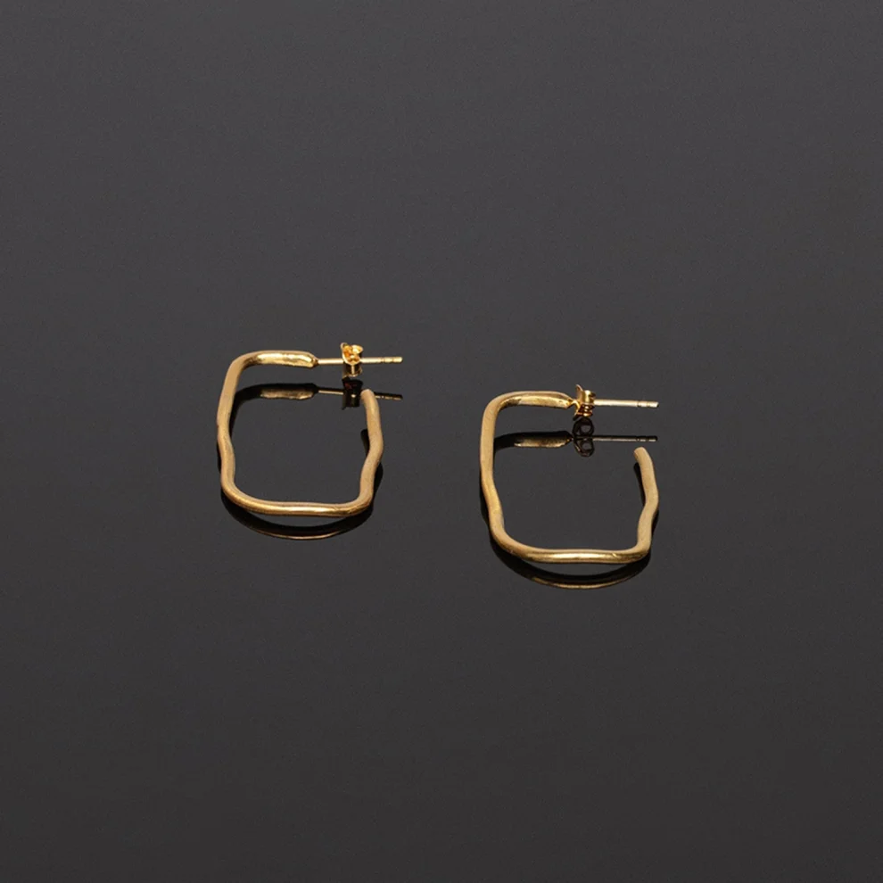 Studio Agna - Bent Earring In Gold