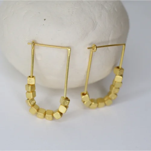 Studio Agna - Small Cube Earring In Gold