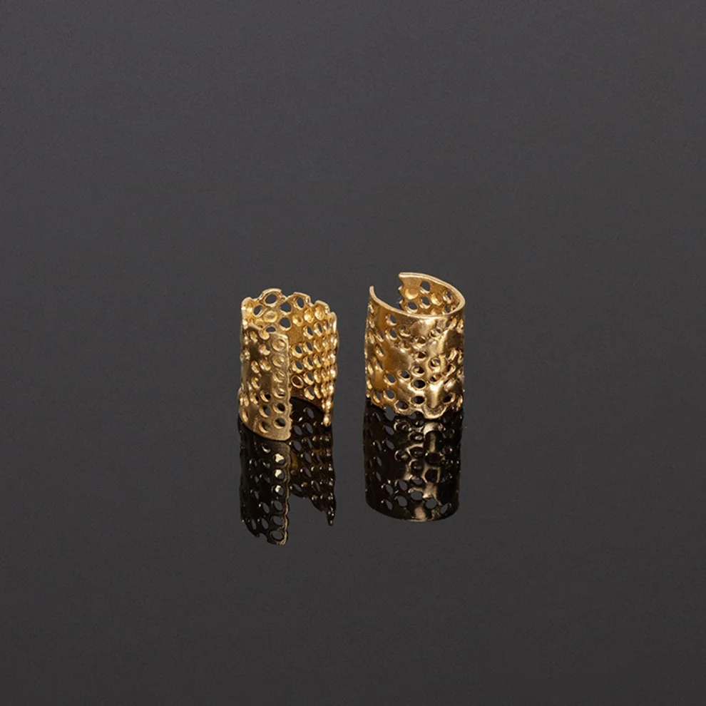 Studio Agna - Ear Cuf In Gold