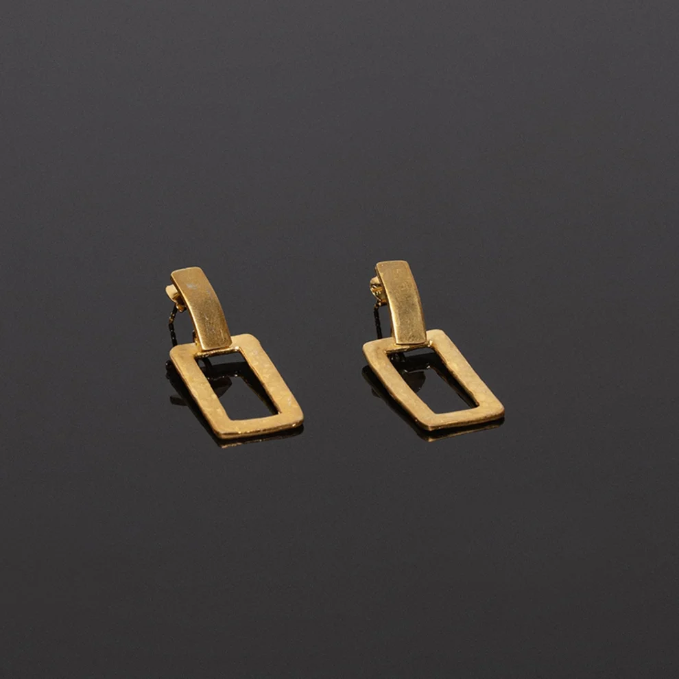 Studio Agna - Rectangle Earring In Gold