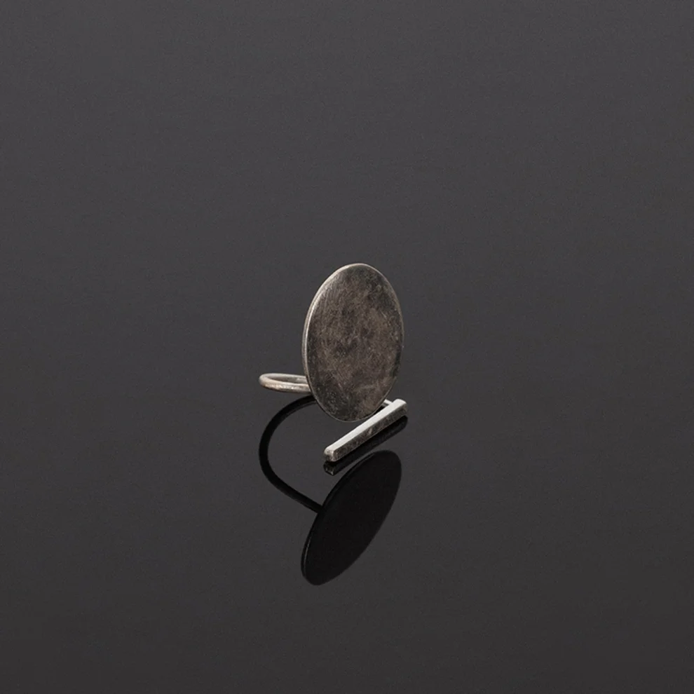 Studio Agna - Circle In Antique Ring