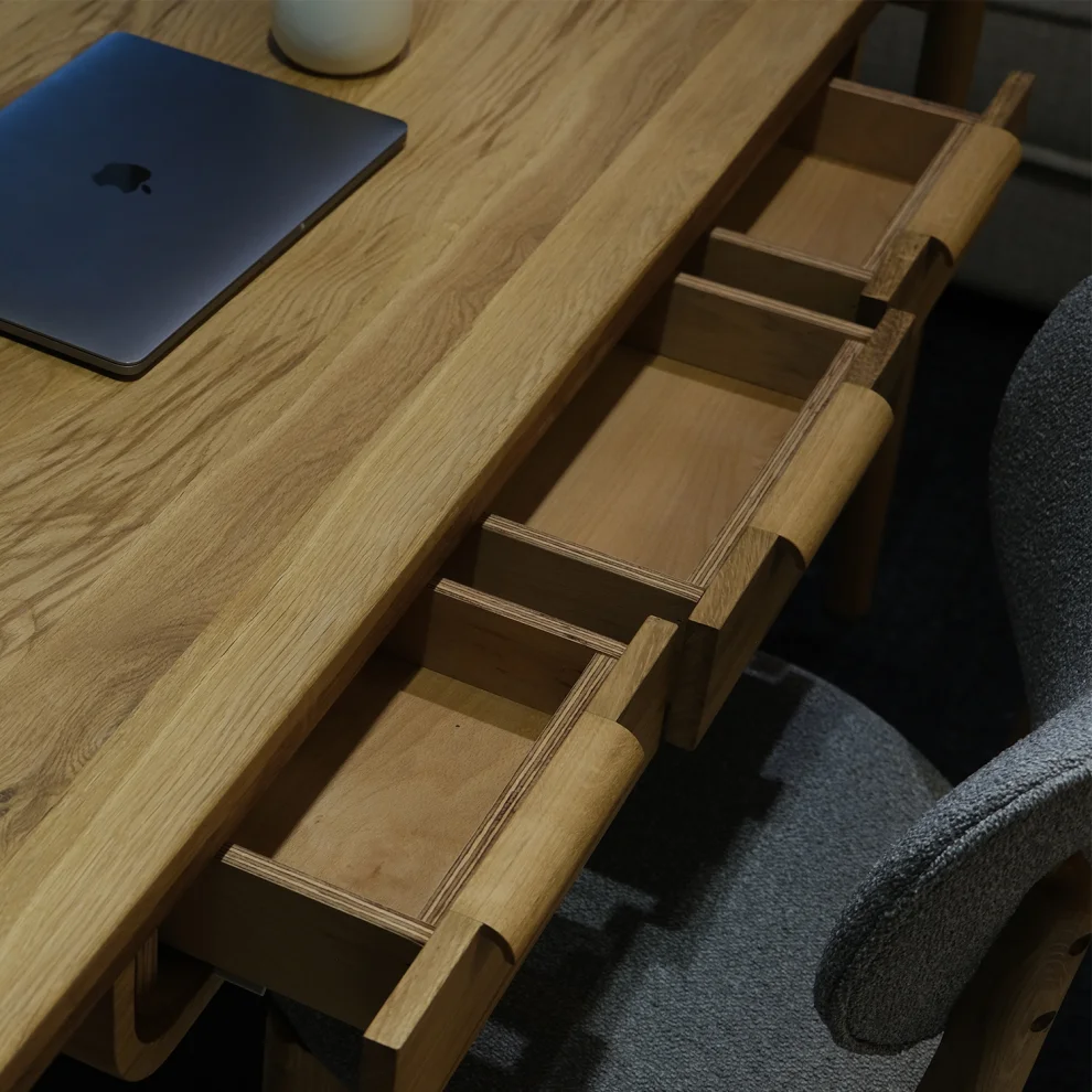 Mazu Design Studio - Null Desk