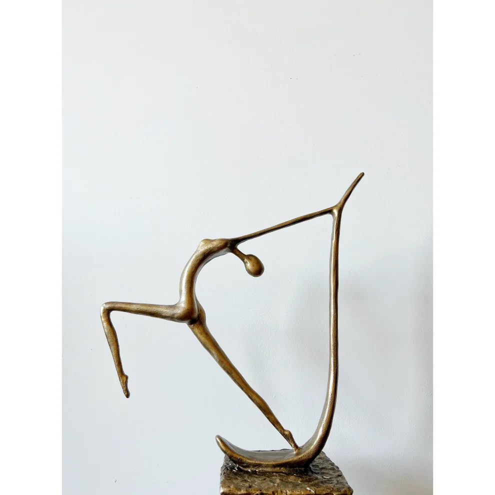 B'art Design - Archer Sculpture