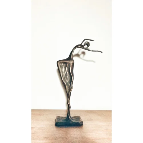 B'art Design - Dancing Lady Sculpture