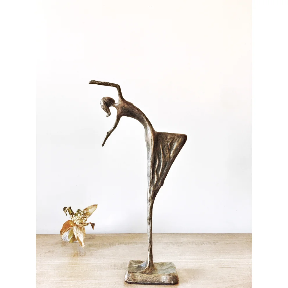 B'art Design - Dancing Woman Heykel