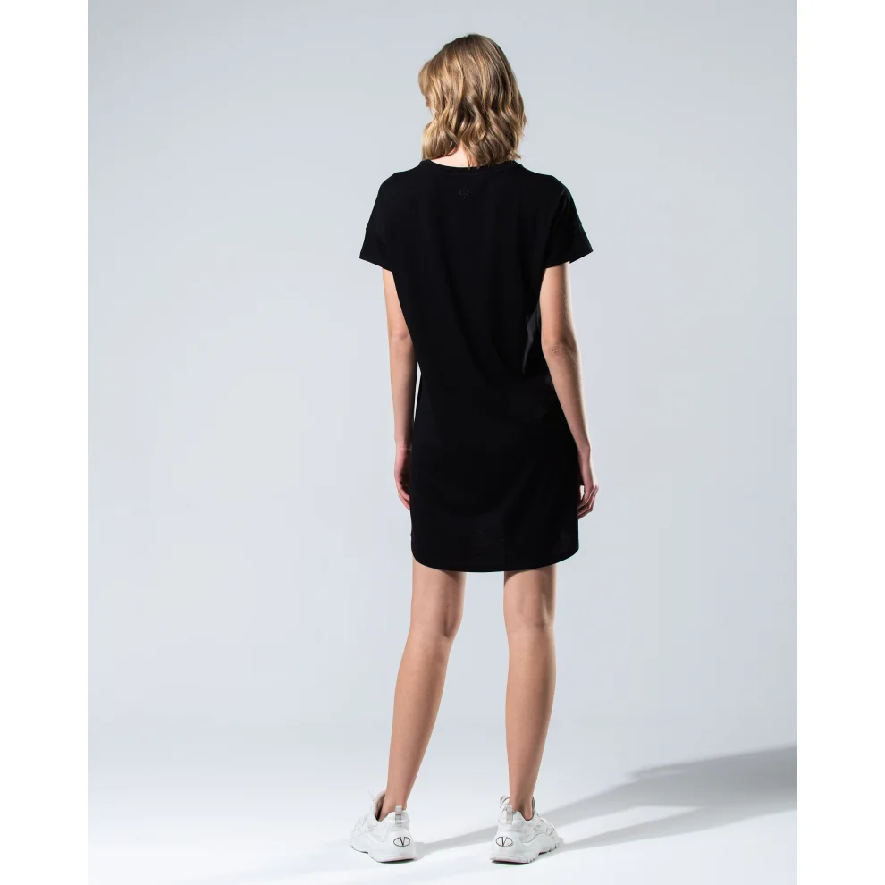 Thara Concept - Crew Neck Premium Dress