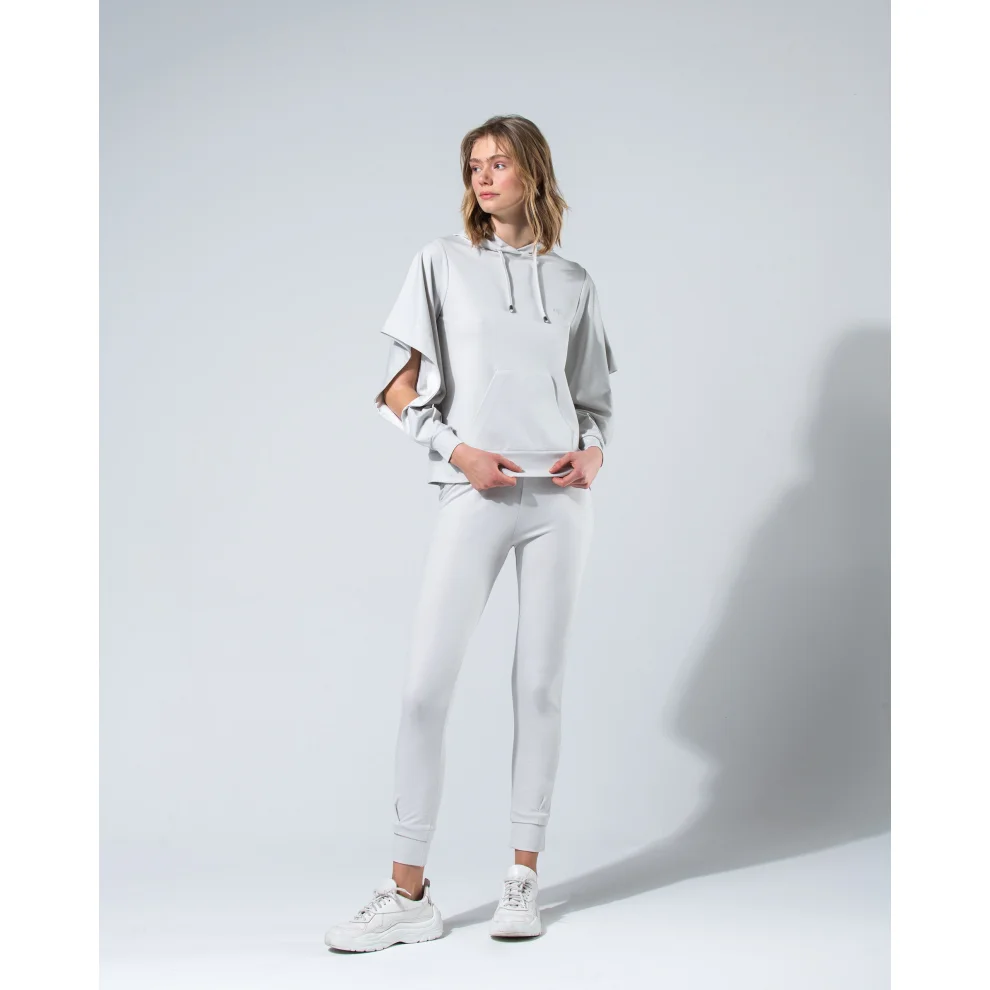 H and outlet m tracksuit