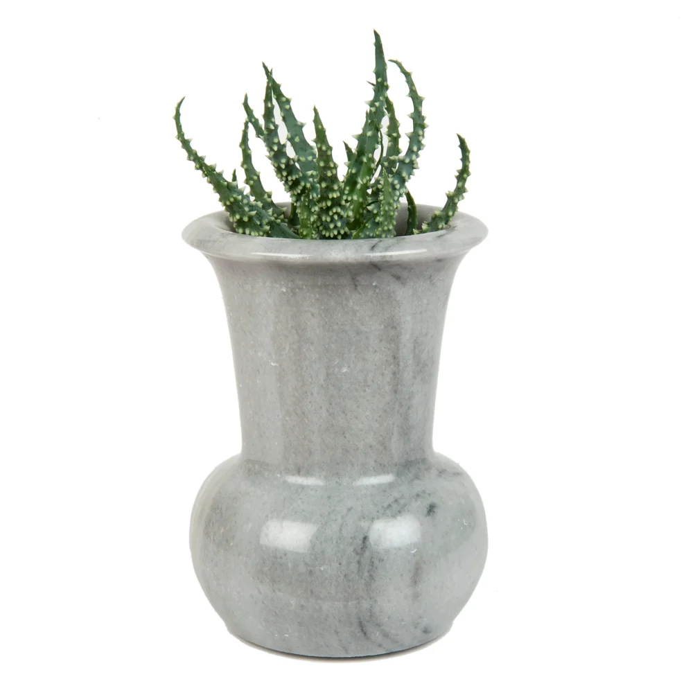 Ritzy Fine Living - Calla Vase