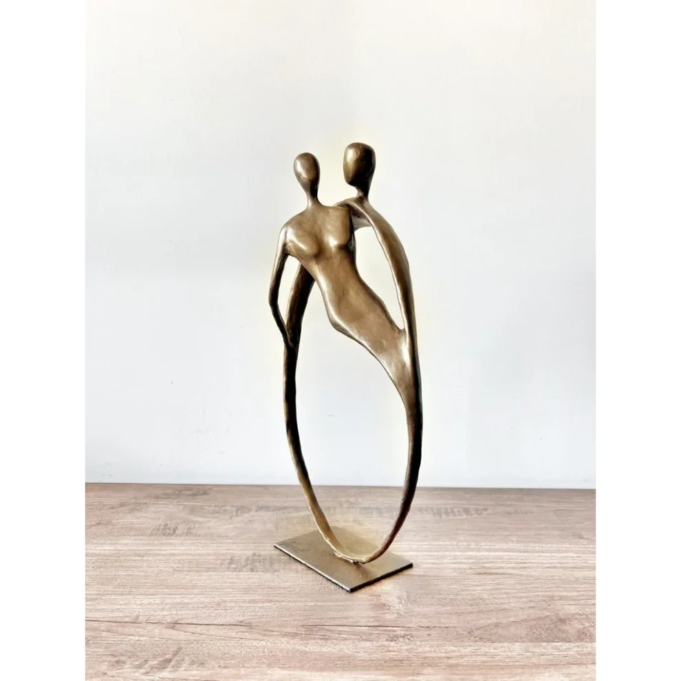 B'art Design - Amore Couple Sculpture
